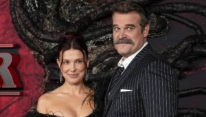 Милли Бобби Браун и Дэвид Харбор воссоединились после обвинений в домогательствах