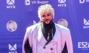 Филипп Киркоров снялся с верблюдом перед концертом