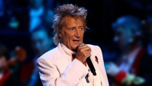 Род Стюарт заглянул на караоке‑вечеринку в Шотландии