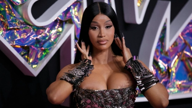 Карди Би стала мамой в четвертый раз