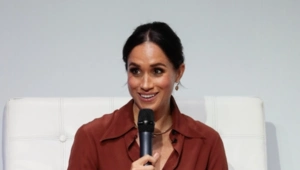 СМИ: Меган Маркл пыталась попасть на похороны Валентино Гаравани через связи СМИ: Меган Маркл пыталась попасть на похороны Валентино Гаравани через связи