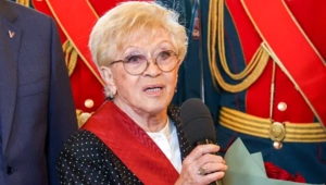 91-летняя Алиса Фрейндлих впервые за долгое время вышла в свет
