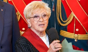 91-летняя Алиса Фрейндлих впервые за долгое время вышла в свет