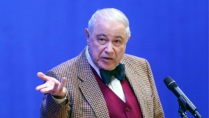 79-летний Евгений Петросян зарабатывает миллионы: «За меньшее не согласится»