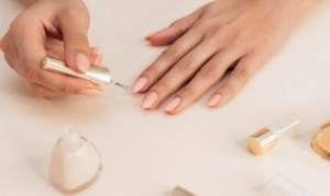 Новогодний маникюр 2026: топ‑идеи дизайна с фото