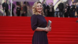 Алла Довлатова рассказала об увлечении уколами красоты и планах на пластику Алла Довлатова рассказала об увлечении уколами красоты и планах на пластику