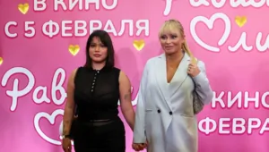 Дана Борисова вышла на связь после обвинений дочери в домашнем насилии: «Сижу и плачу»