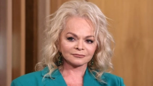 Директор Ларисы Долиной сообщил, что певице придется начинать всё с нуля