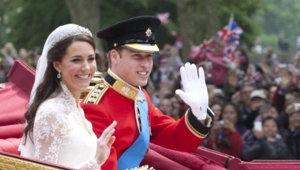 Принц Уильям вместе с детьми встретился с «главным» поклонником принцессы Дианы Принц Уильям вместе с детьми встретился с «главным» поклонником принцессы Дианы