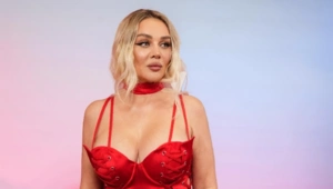 Новый откровенный образ Анны Седоковой разделил поклонников певицы