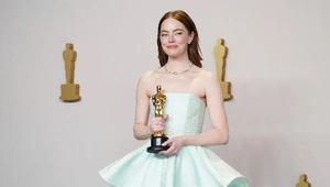 Эмма Стоун обвинила Райана Гослинга в своем конфузе на «Оскаре»: «Мое платье порвано!»
