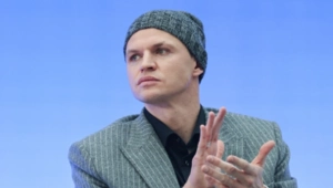 Первое интервью Костенко и Тарасова со стюардессой: скука и неуместные вопросы Первое интервью Костенко и Тарасова со стюардессой: скука и неуместные вопросы