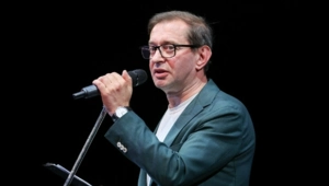 Константин Хабенский подвел четырехлетние итоги МХТ: «Выполнили две пятилетки» Константин Хабенский подвел четырехлетние итоги МХТ: «Выполнили две пятилетки»