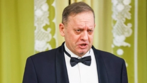 В возрасте 62 лет ушел из жизни актер и певец Роман Улыбин В возрасте 62 лет ушел из жизни актер и певец Роман Улыбин