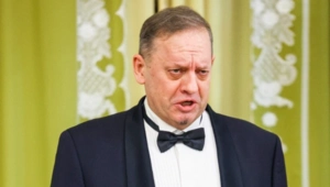 В возрасте 62 лет ушел из жизни актер и певец Роман Улыбин В возрасте 62 лет ушел из жизни актер и певец Роман Улыбин