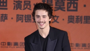 Экс-девушка Тимоти Шаламе рассказала, что он бросил ее ради отношений с Кайли Дженнер Экс-девушка Тимоти Шаламе рассказала, что он бросил ее ради отношений с Кайли Дженнер