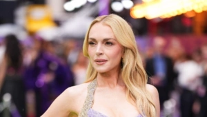 Фанаты заподозрили, что Линдси Лохан могла применить трюк Кайли Дженнер с макияжем