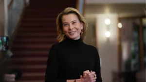 53-летняя Юлия Высоцкая опубликовала нежное фото без макияжа 53-летняя Юлия Высоцкая опубликовала нежное фото без макияжа