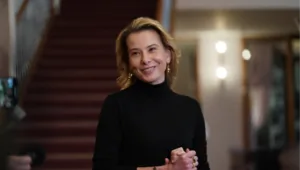 53-летняя Юлия Высоцкая опубликовала нежное фото без макияжа 53-летняя Юлия Высоцкая опубликовала нежное фото без макияжа