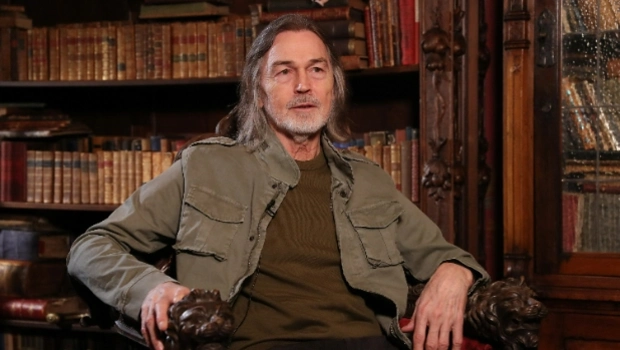 Художник Никас Сафронов рассказал о любви к гречке и игнорировании брендов