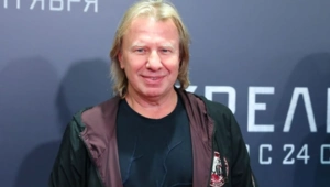 Виктор Дробыш раскритиковал цены билетов на «Гамлета» в МХТ с участием Юры Борисова Виктор Дробыш раскритиковал цены билетов на «Гамлета» в МХТ с участием Юры Борисова