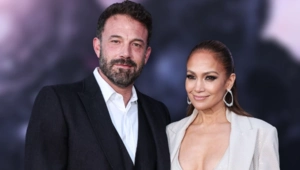 Дженнифер Лопес ни с кем не встречается спустя почти год после развода с Беном Аффлеком Дженнифер Лопес ни с кем не встречается спустя почти год после развода с Беном Аффлеком