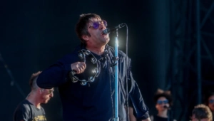 На фоне завершения тура группы Oasis появились слухи о выпуске альбома их хитов