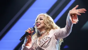 Маша Распутина объяснила, почему она покупает хлеб за 500 рублей Маша Распутина объяснила, почему она покупает хлеб за 500 рублей