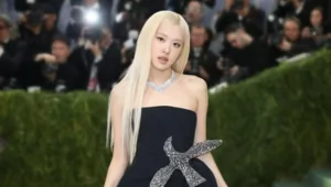 Розэ из BLACKPINK анонсировала выход сольного альбома