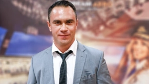 Самый красивый бортпроводник России Даниил Ламас развелся