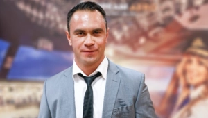 Самый красивый бортпроводник России Даниил Ламас развелся