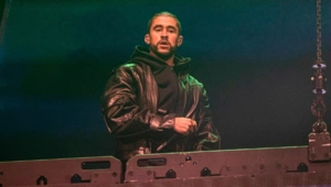 Выбранного хедлайнером «Супербоула» Bad Bunny предложили заменить кантри-певцом Выбранного хедлайнером «Супербоула» Bad Bunny предложили заменить кантри-певцом