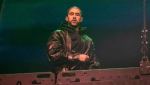 Выбранного хедлайнером «Супербоула» Bad Bunny предложили заменить кантри-певцом Выбранного хедлайнером «Супербоула» Bad Bunny предложили заменить кантри-певцом