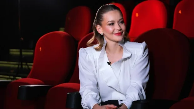 Юлия Пересильд рассказала о школьных годах: «Школа — моя любовь»