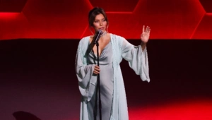 Регина Тодоренко преодолеет 9000 километров ради Премии МУЗ-ТВ Регина Тодоренко преодолеет 9000 километров ради Премии МУЗ-ТВ