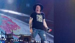 Лидер группы Guns N’ Roses выпустит графический роман в стиле киберпанк Лидер группы Guns N’ Roses выпустит графический роман в стиле киберпанк