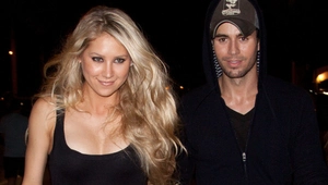 Энрике Иглесиас сообщил о расставании с Анной Курниковой