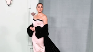 Меган Маркл впервые за долгое время вышла в свет