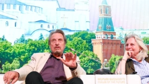 Отец Илона Маска посетил Москву и остался в полном восторге