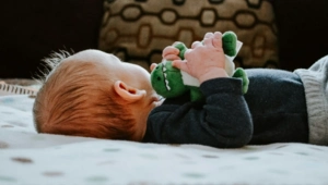 Бросивший сына в сугроб скандальный блогер попытался объяснить свой поступок Бросивший сына в сугроб скандальный блогер попытался объяснить свой поступок