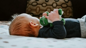 Бросивший сына в сугроб скандальный блогер попытался объяснить свой поступок