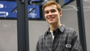 Звезда «Слова пацана» Минекаев играет как Джим Керри и три года ждет ответа от Квентина Тарантино Звезда «Слова пацана» Минекаев играет как Джим Керри и три года ждет ответа от Квентина Тарантино