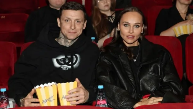 Жена Павла Мамаева рассказала, как муж мешает ей следить за фигурой: «Это расслабляет» Жена Павла Мамаева рассказала, как муж мешает ей следить за фигурой: «Это расслабляет»