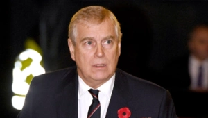 Создатели «Короны» обсуждают продолжение о падении бывшего принца Эндрю Создатели «Короны» обсуждают продолжение о падении бывшего принца Эндрю