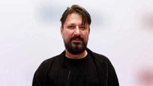 Жена Виктора Логинова назвала причину «пропажи» из микроблога поста о разводе с актером