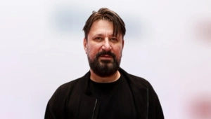 Жена Виктора Логинова назвала причину «пропажи» из микроблога поста о разводе с актером