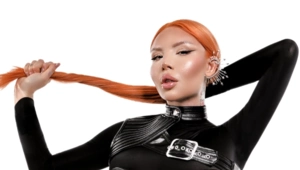 ЭКСКЛЮЗИВ: Новые ведущие МУЗ-ТВ – 10SEXY с Алёной Белой-Ючикатаной