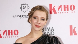 Пластический хирург прокомментировал изменения во внешности Арзамасовой Пластический хирург прокомментировал изменения во внешности Арзамасовой