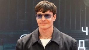 Максим Матвеев ответил на критику своей любви к украшениям: «Не хотите принять — идите мимо»