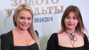 Дочь Даны Борисовой снова обратилась к хирургу